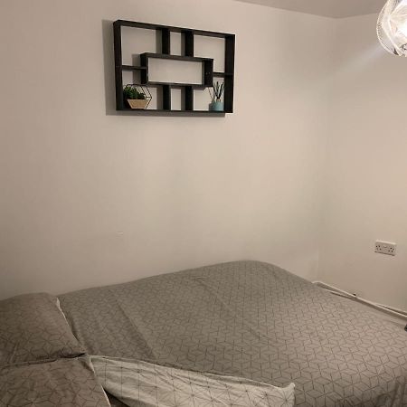 Room Near City London Bagian luar foto